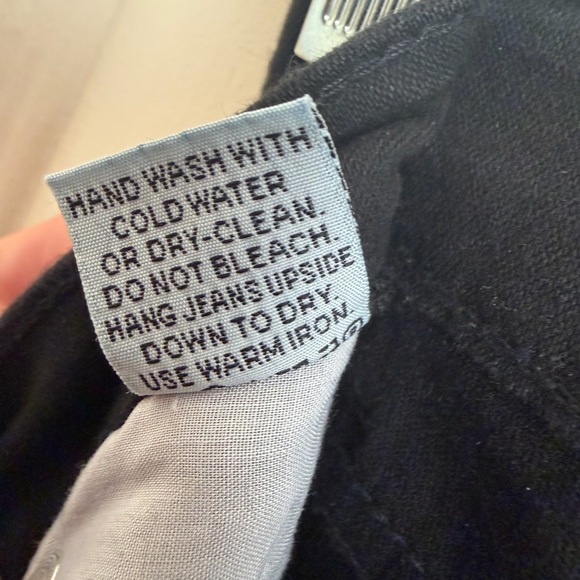 Sassy Thai capris - Picture 7 of 7